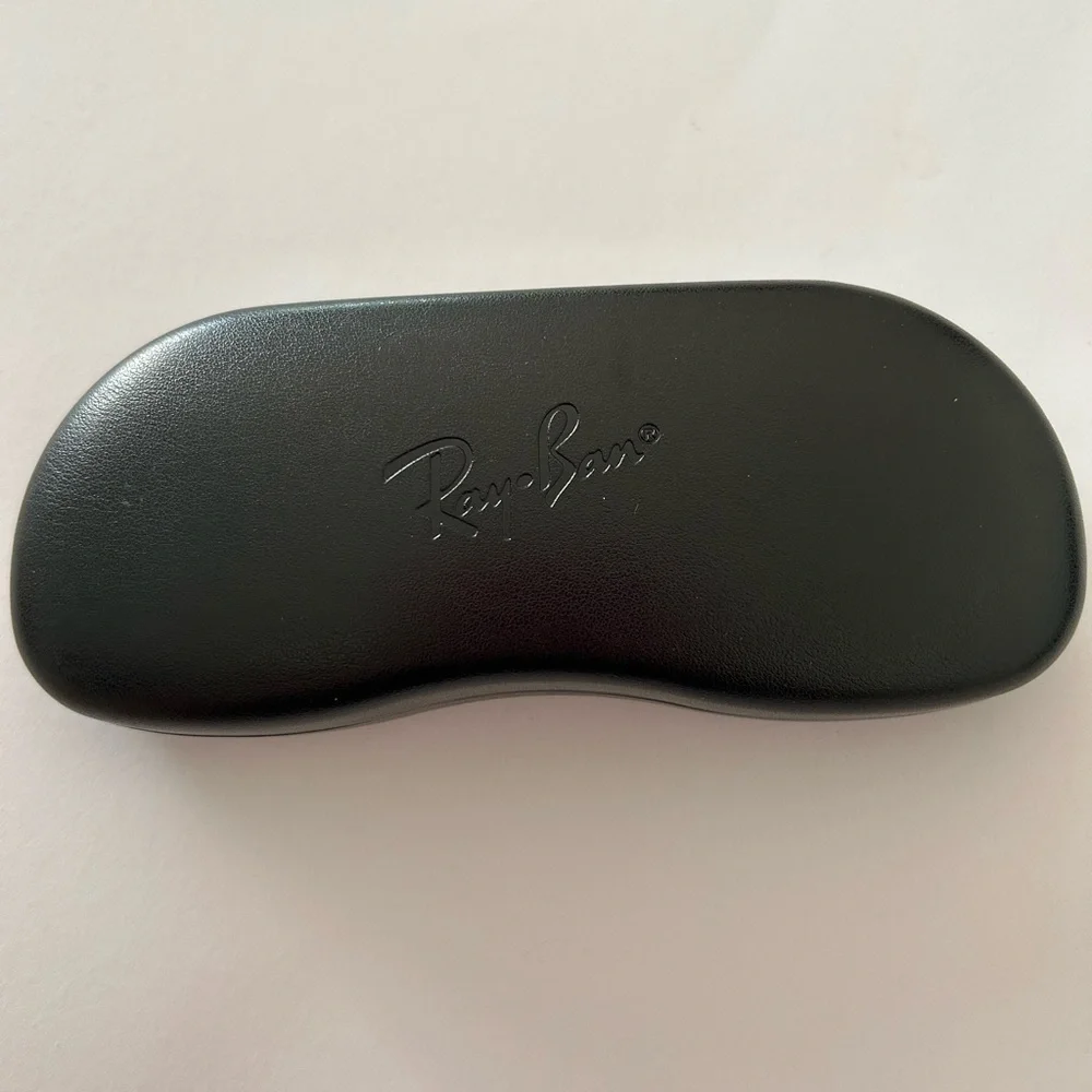 Ray-Ban elegant ray